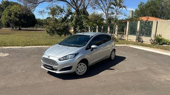 FORD FIESTA 1.6 SE PLUS HATCH 16V FLEX 4P POWERSHIFT